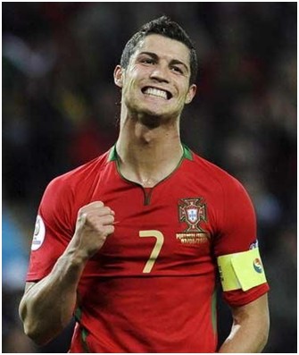 外媒：马拉多纳的宝马i8进行拍卖，起拍价1万欧元