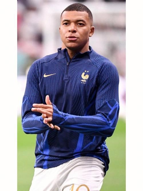 意媒：邓弗里斯的伤势不必过多担忧，预计可出战米兰德比