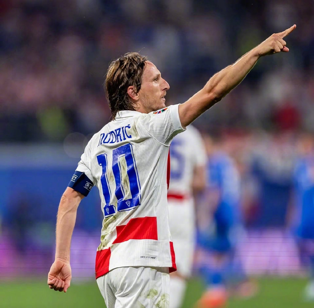 世界杯抽签爆大瓜！79 岁特朗普拿首届和平奖，因凡蒂诺这操作看懵球迷