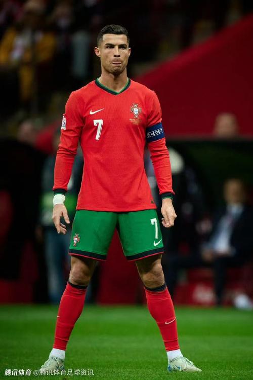 吉拉西多特生涯欧冠已打入15球，队史仅次于罗伊斯和莱万