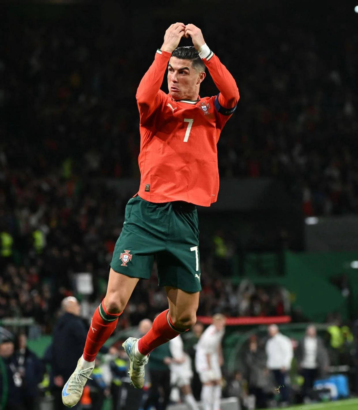 老鹰全民皆兵取关键胜利